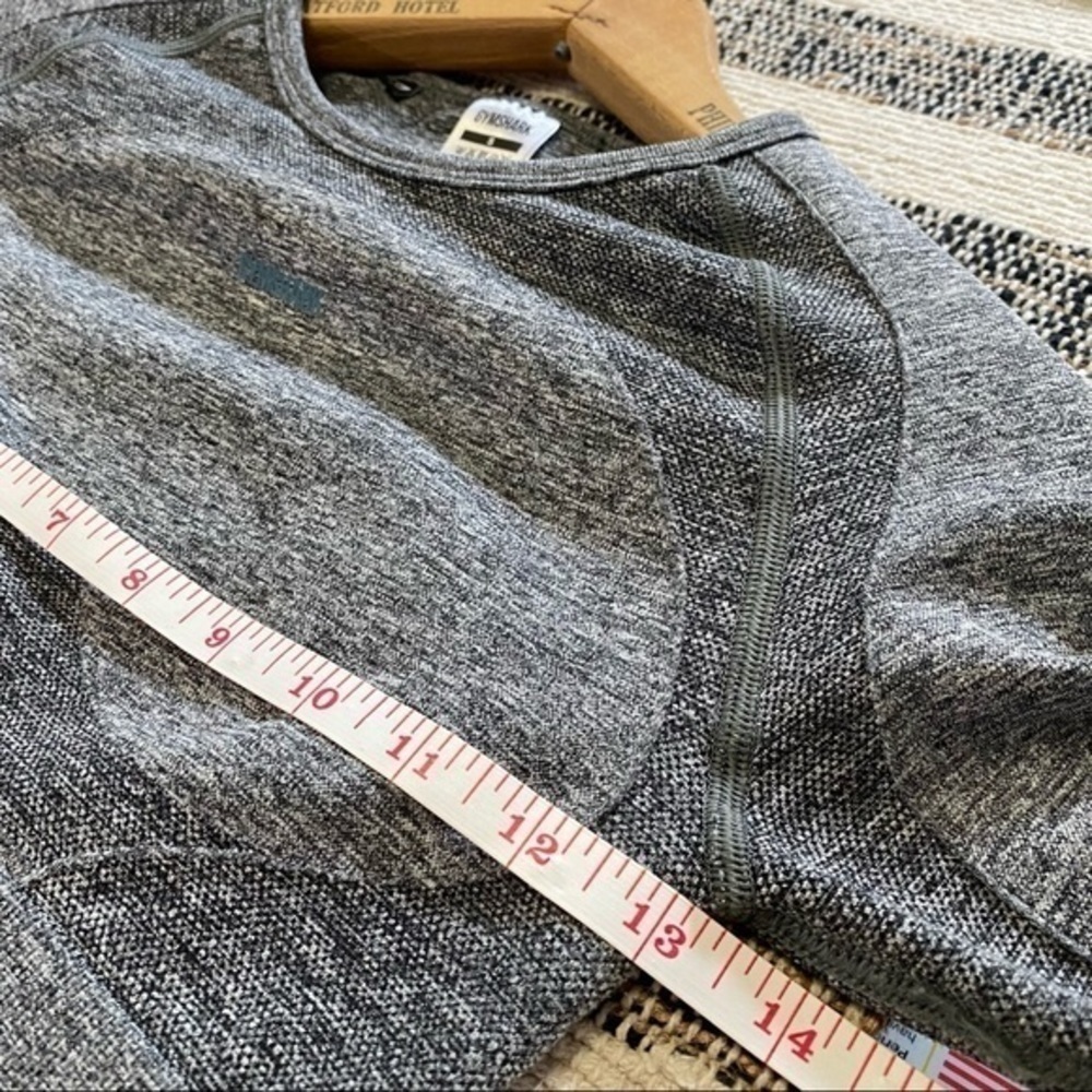 Gymshark Gray Flex Sports Long Sleeve Athletic Cutout Crop Top Small - Picture 12 of 14
